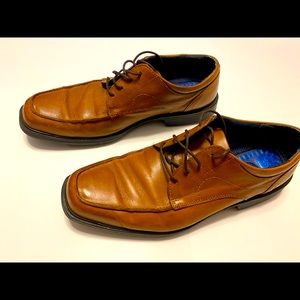 Men’s Nunn Bush dress shoes.